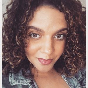 Meet your Posher, Johnel